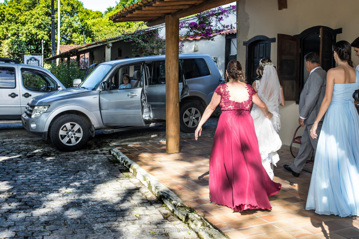 casamento trancoso  carro esperando a noiva sotter fotografia
