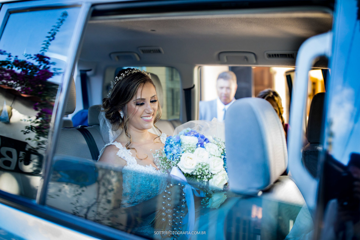 noiva feliz make e cabelo celia e gal trancoso lugar lindo para se casar sotter fotografia
