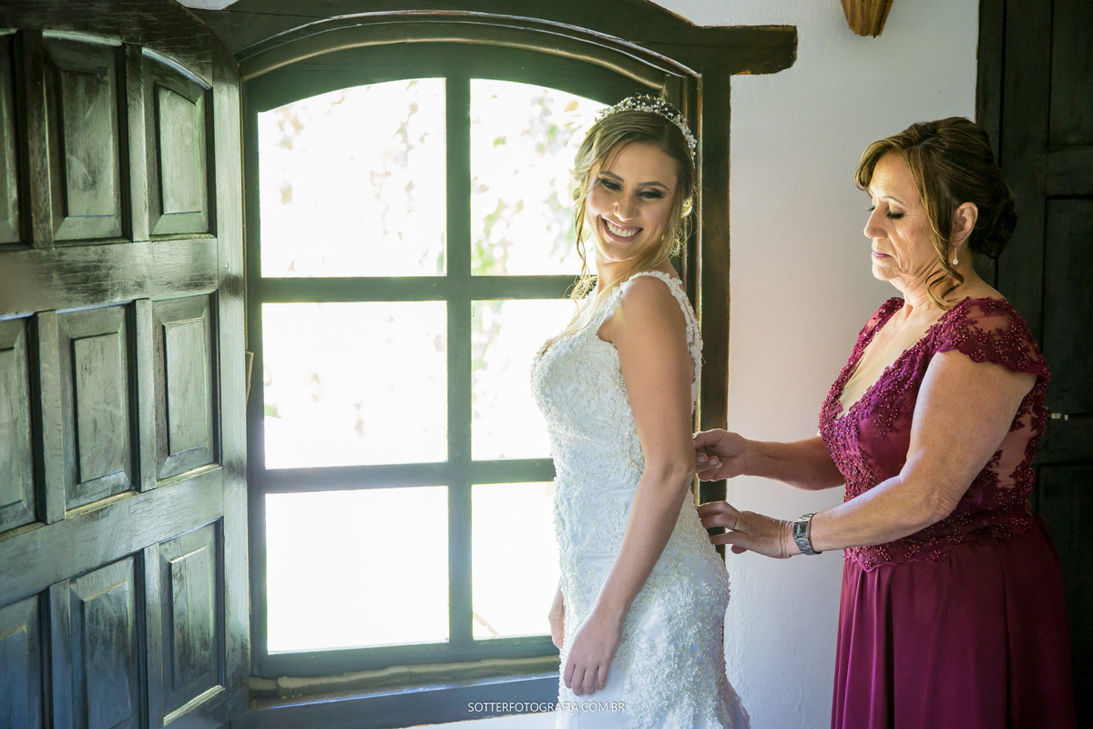 mae da noiva minutos antes da cerimonia casamento trancoso sotter fotografia