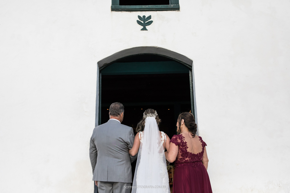 igreja quadrado casar em trancoso entrada da noiva  sotter fotografia
