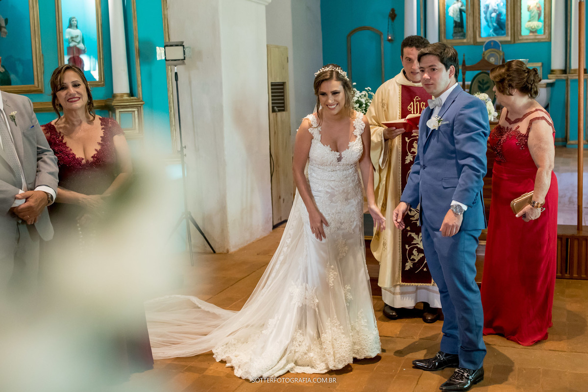 casamento na igreja do quadrado em trancoso noivos sob lentes sotter fotografia