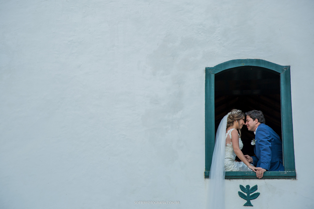 igreja do quadrado trancoso noivos janela da igreja sotter fotografia