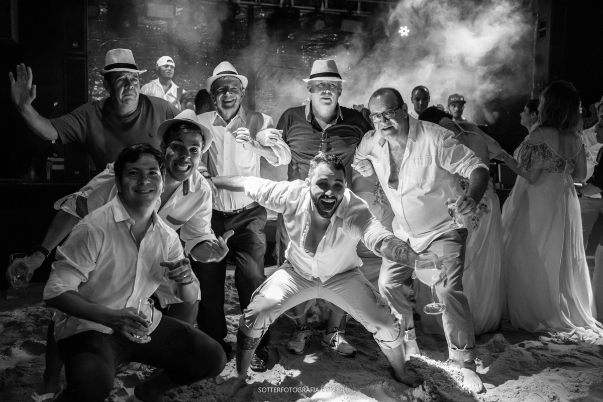 casamento em arraial dajuda praia festa noivo e padrinhos sotter fotografia
