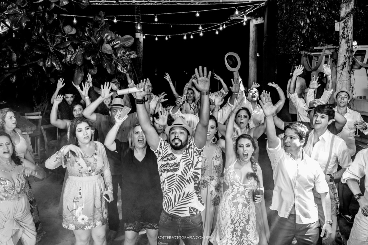 festa de casamento  na praia  arraial dajuda sotter fotografia