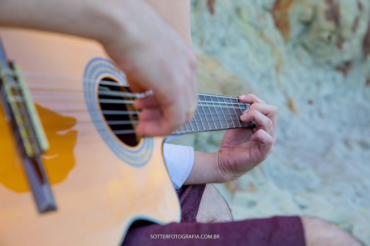 vista do mar em um ensaio save the date de um casamento lindo realizado no litoral da bahia por sotter fotografia 