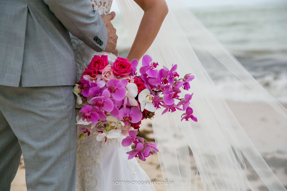 ensaio da noiva com buque de rosas sotter fotografia fotografos de casamento 