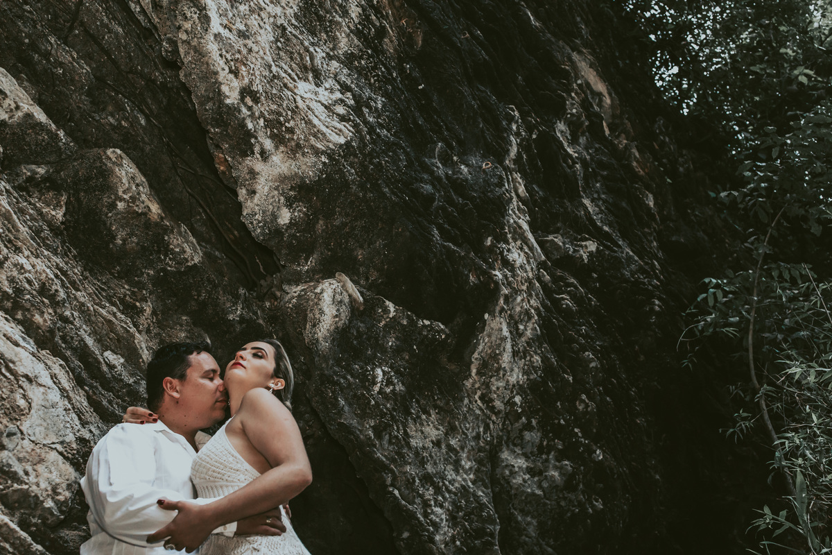 ensaio realizado com noivos no espirito santo para um save the date com casal da sotter fotografia 