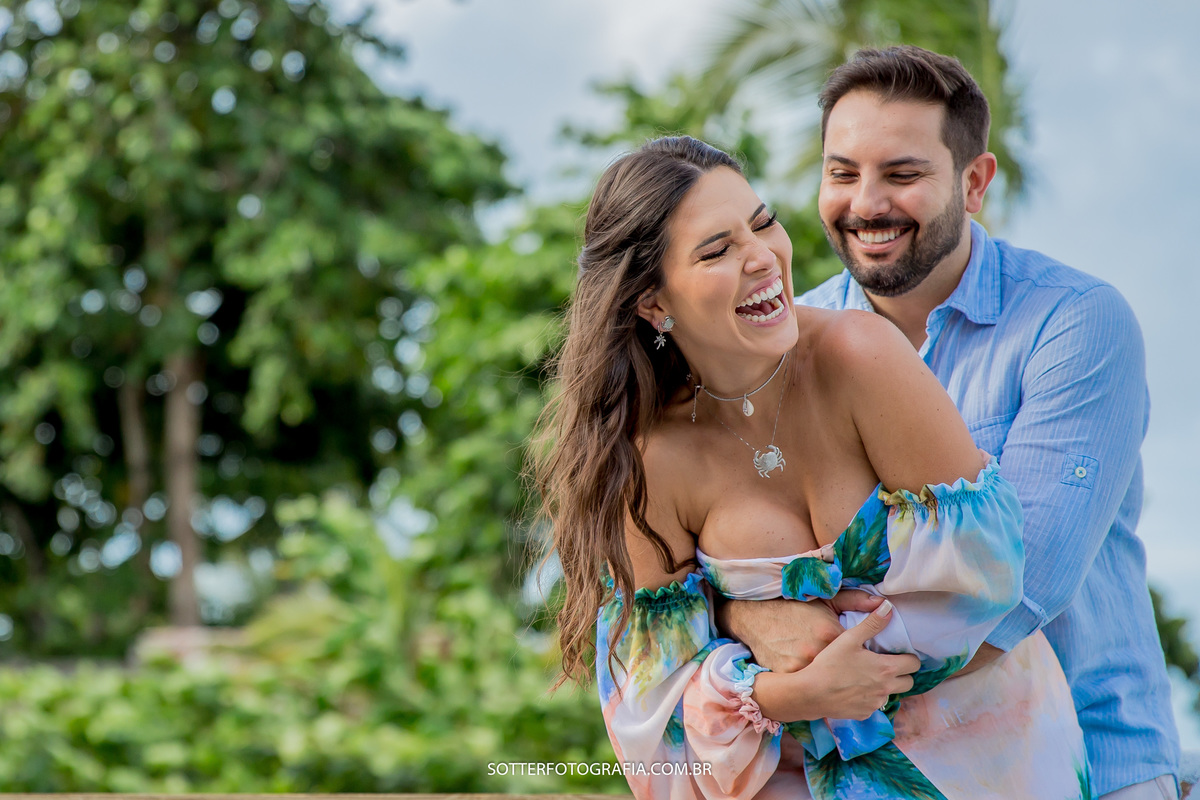 noiva sorridente no pre casamento fotografia linda da sotter fotografia 