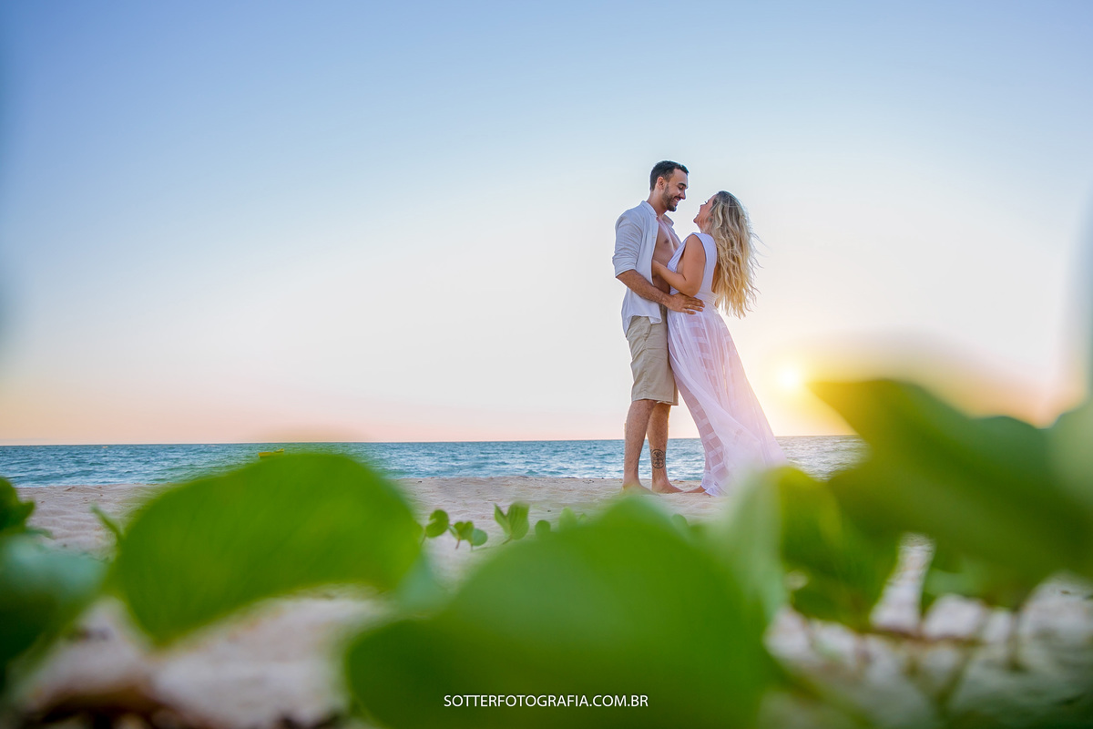  save the date na praia foto de  sotter fotografia fotografos de casamento em arraial dajuda e trancoso 