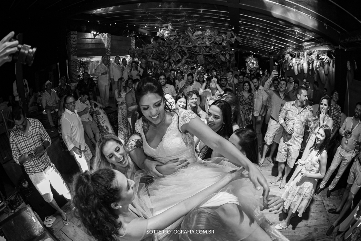 CASAMENTO EM ARRAIAL DAJUDA BAHIA SOTTER FOTOGRAFIA NA PRAIA NOIVA UIKI PARRACHO TRANCOSO BAHIA 