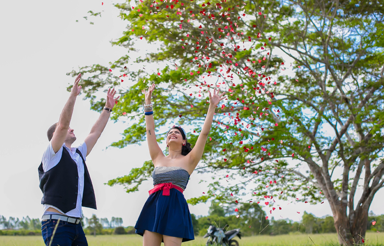 save the date , anos 60 , anos 80, anos 90, diversão , fazenda, campo, love , amor, wedding, pre weding, Eunapolis , bahia, fotografo de casamento eunapolis, fotografo de casamento trancoso, fotografo de casamento arraial dajuda, fotografo de casam