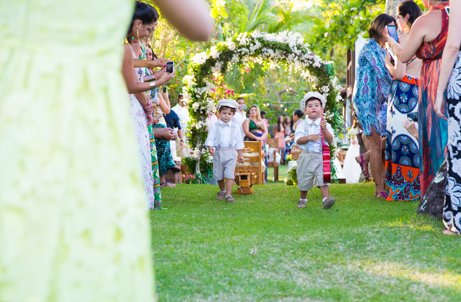 arraial d´ajuda, casar na bahia, casar em arraial d´ajuda, vestido de noiva, decoração , decorações ,  , vestido de noiva,  , delicadeza, noiva delicada, vestido branco , casando a tarde, bolo de noiva, bolo arraial