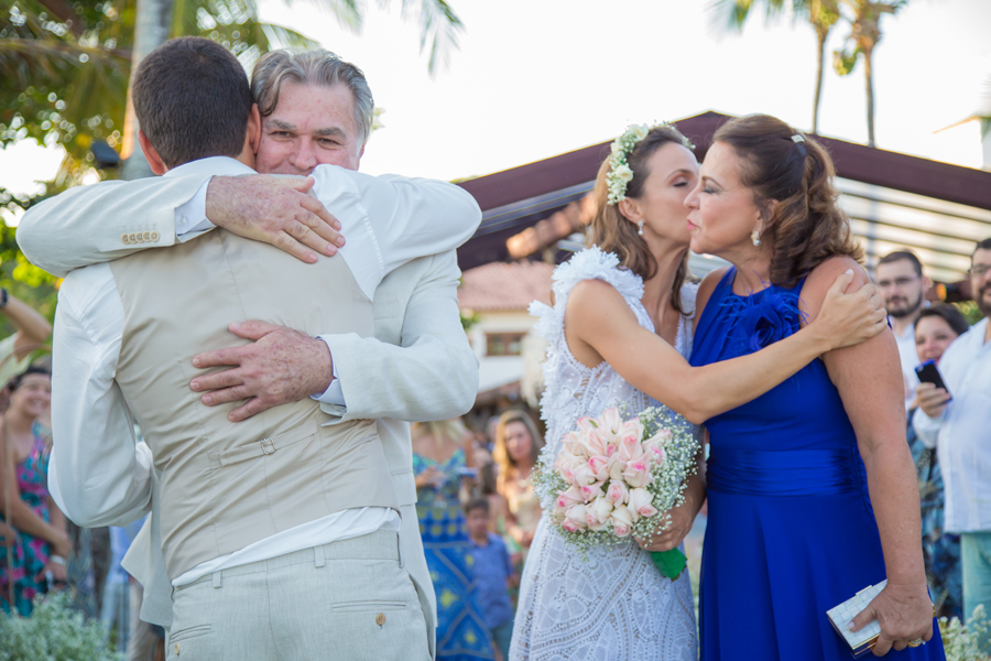arraial d´ajuda, casar na bahia, casar em arraial d´ajuda, vestido de noiva, decoração , decorações ,  , vestido de noiva,  , delicadeza, noiva delicada, vestido branco , casando a tarde, bolo de noiva, bolo arraial