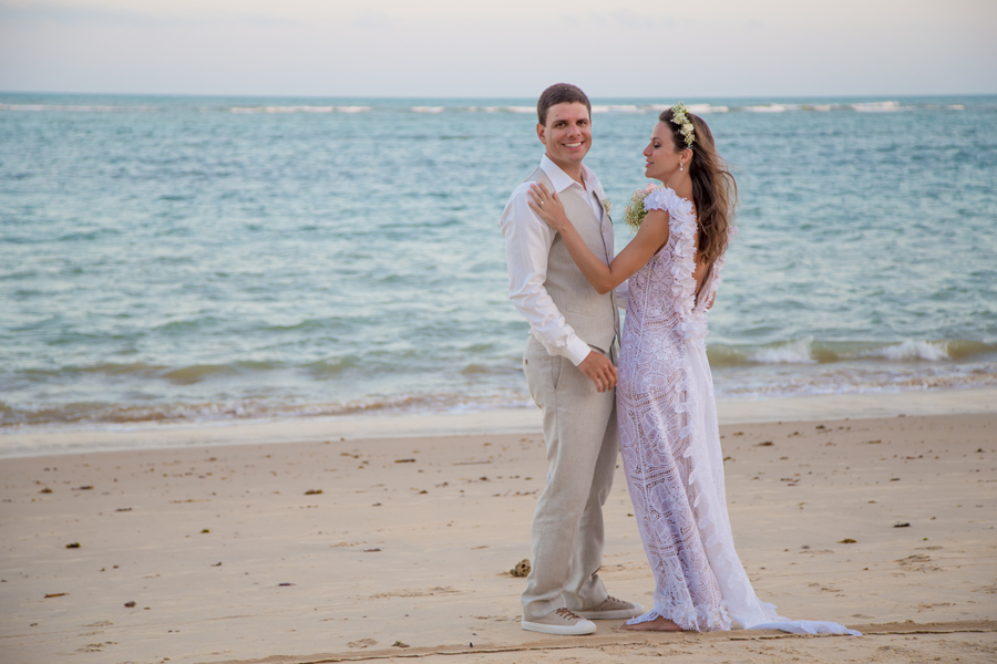arraial d´ajuda, casar na bahia, casar em arraial d´ajuda, vestido de noiva, decoração , decorações ,  , vestido de noiva,  , delicadeza, noiva delicada, vestido branco , casando a tarde, bolo de noiva, bolo arraial