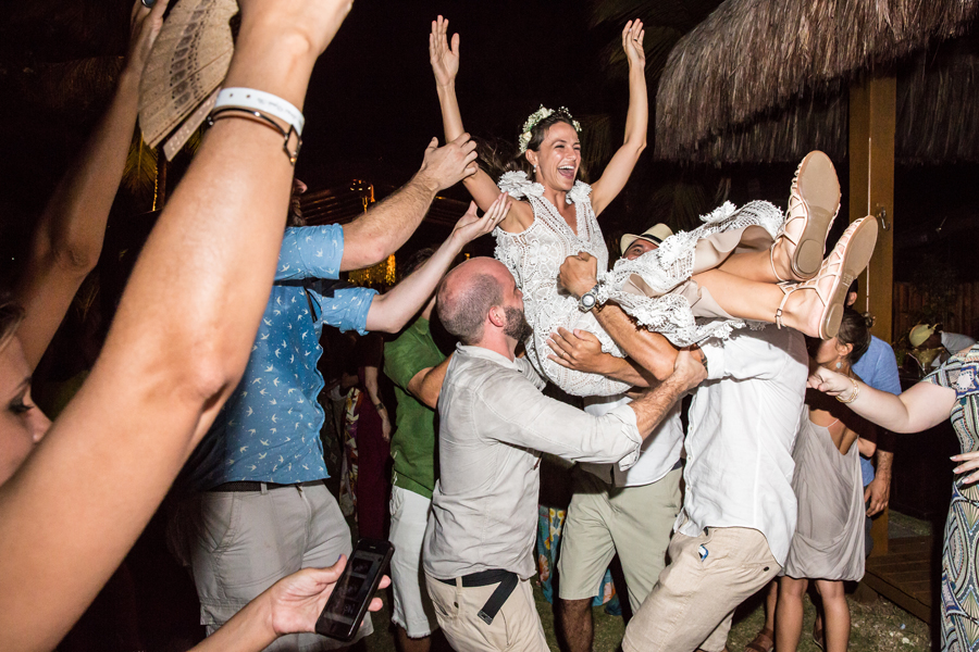 arraial d´ajuda, casar na bahia, casar em arraial d´ajuda, vestido de noiva, decoração , decorações ,  , vestido de noiva,  , delicadeza, noiva delicada, vestido branco , casando a tarde, bolo de noiva, bolo arraial