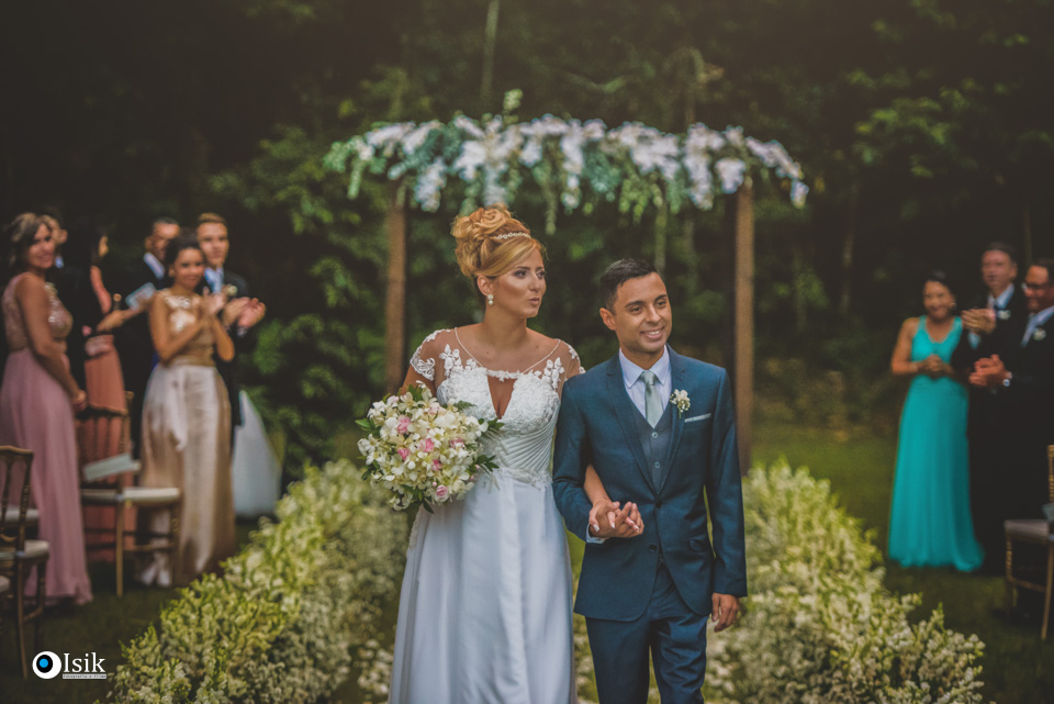 saida dos noivos casamento