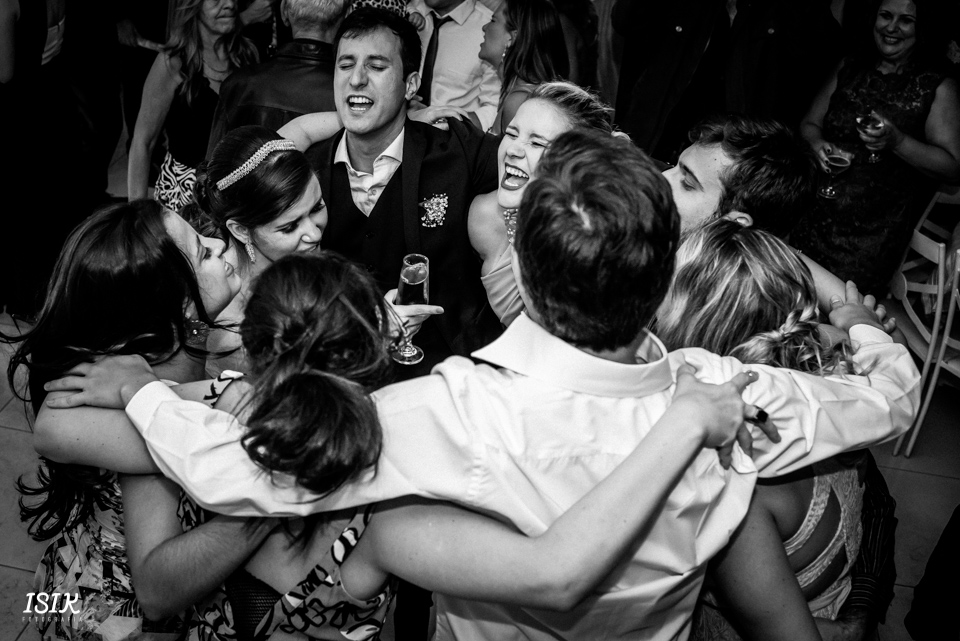 recepção animada de casamento