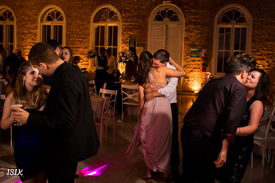 convidados dos noivos no casamento