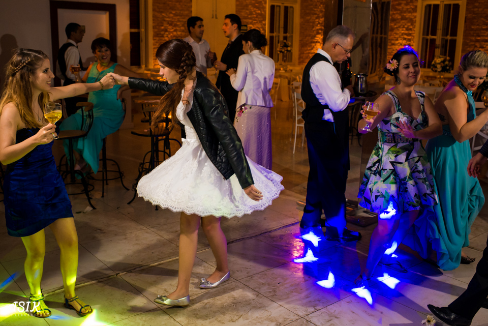 crianças dançando no casamento juiz de fora