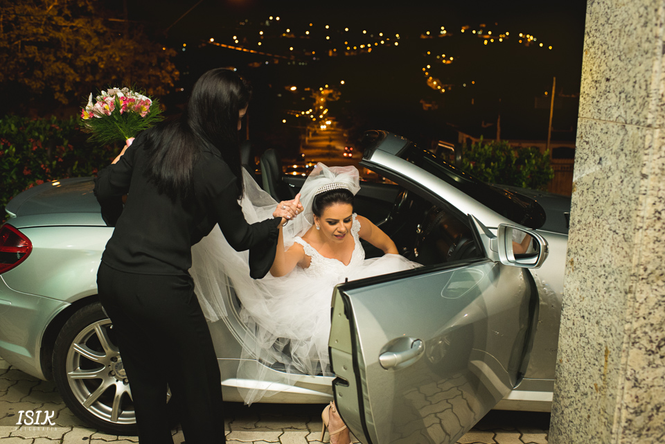 chegada da noiva na cerimônia de casamento