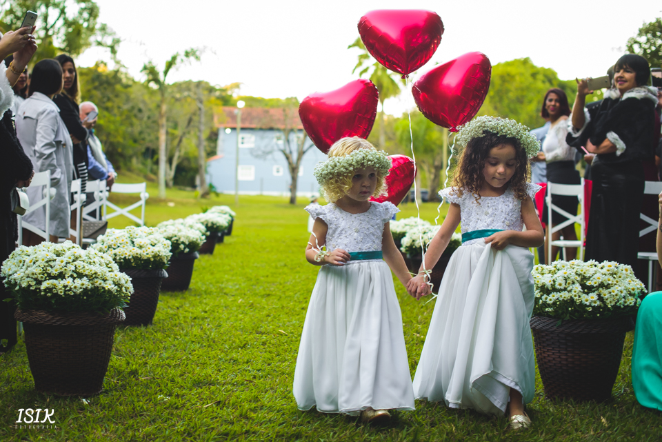entrada das daminhas de honra no casamento