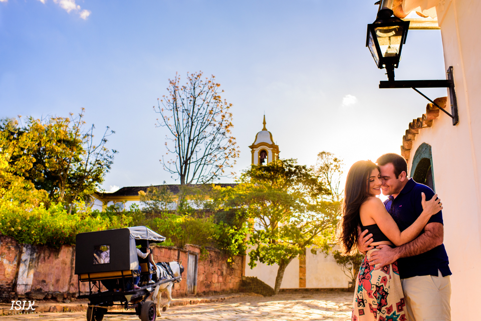 noivos felizes ensaio pré-casamento