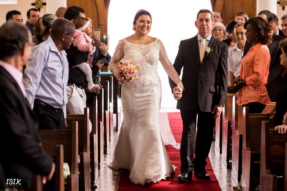 entrada da noiva na igreja