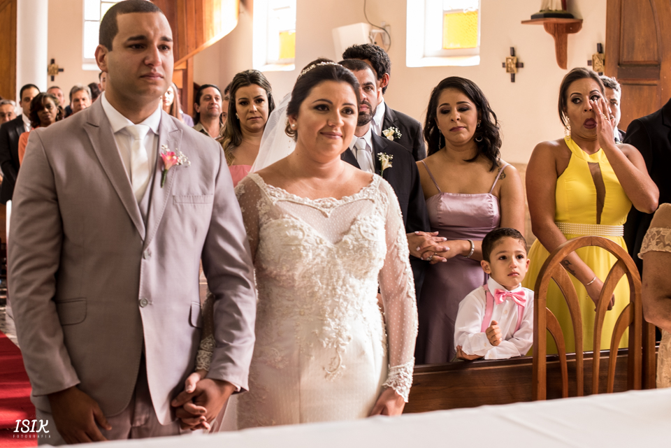 convidados emocionados no casamento