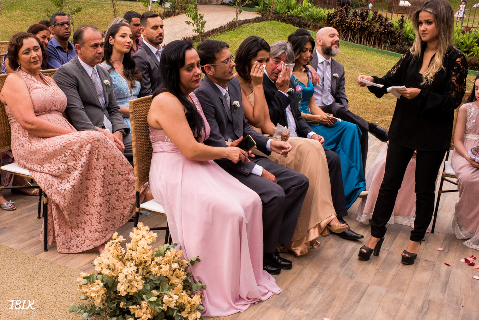 convidados emocionados