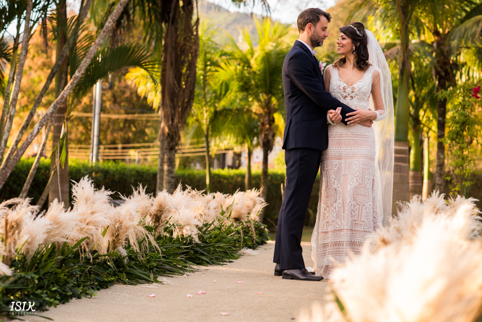 ensaio dos noivos no dia do casamento