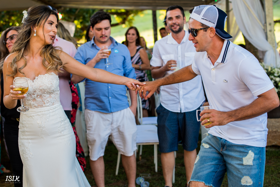 noivos na festa de casamento 