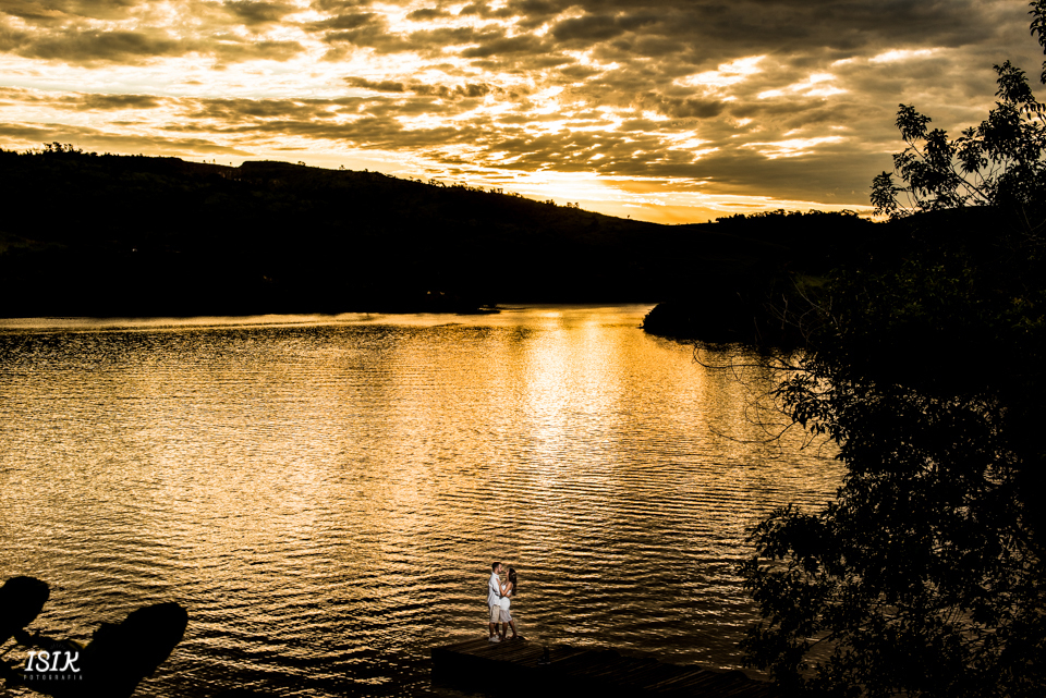 ensaio pré-casamento pôr do sol noivos 
