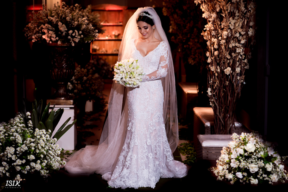 noiva linda na cerimônia de casamento