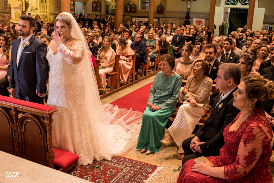noivos no altar fotografia de casamento 