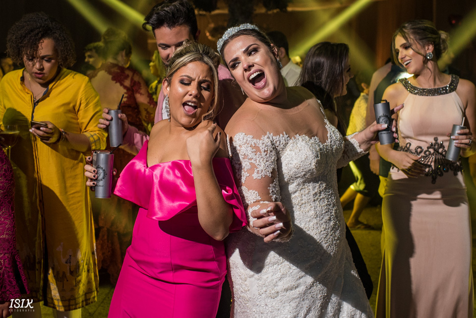 convidados dos noivos no casamento