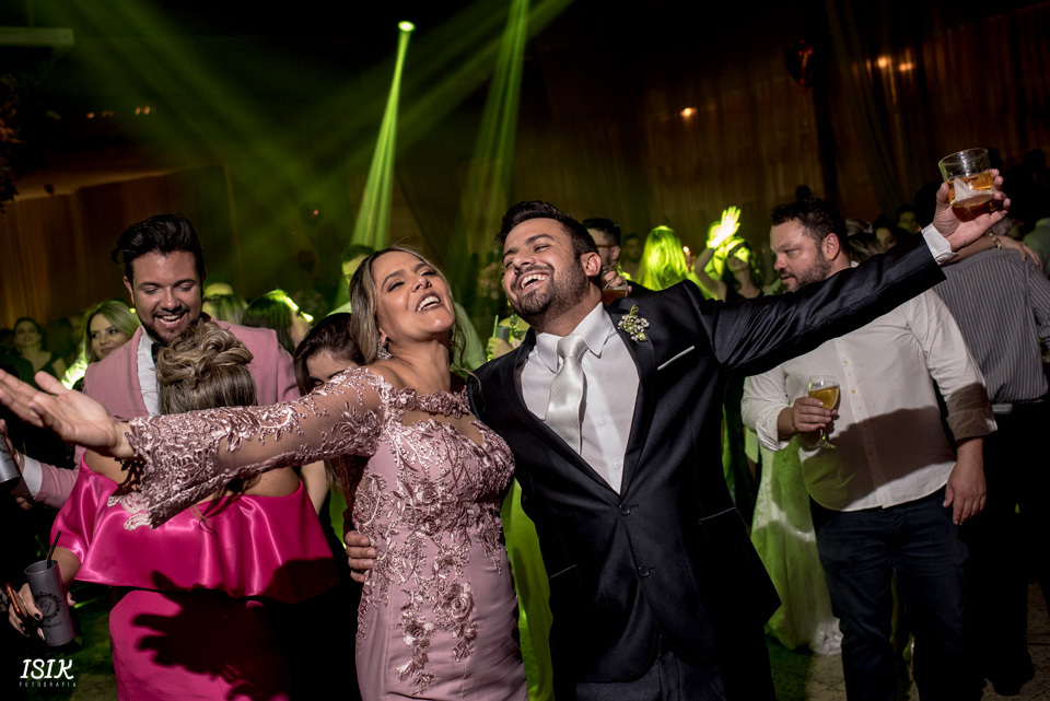 convidados dos noivos no casamento