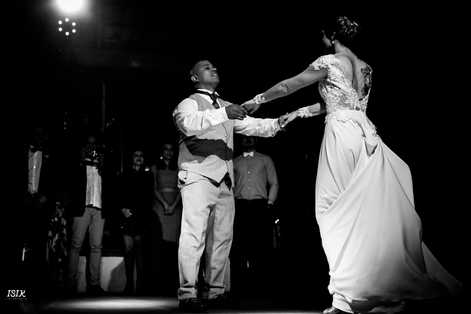 dança dos noivos na festa de casamento fotografia de casamento juiz de fora 