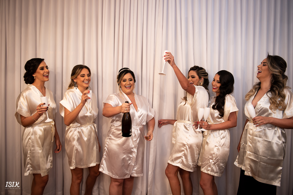 making of da noiva com as madrinhas fotografia de casamento viçosa minas gerais