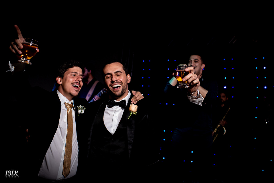 amigos e padrinhos dos noivos festa de casamento fotografia de casamento igreja viçosa minas gerais 