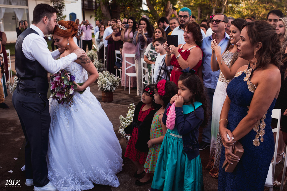casamento de dia juiz de fora 
entrada da noiva noivo emocionado casamento feliz pais do noivo fotografia de casamento 