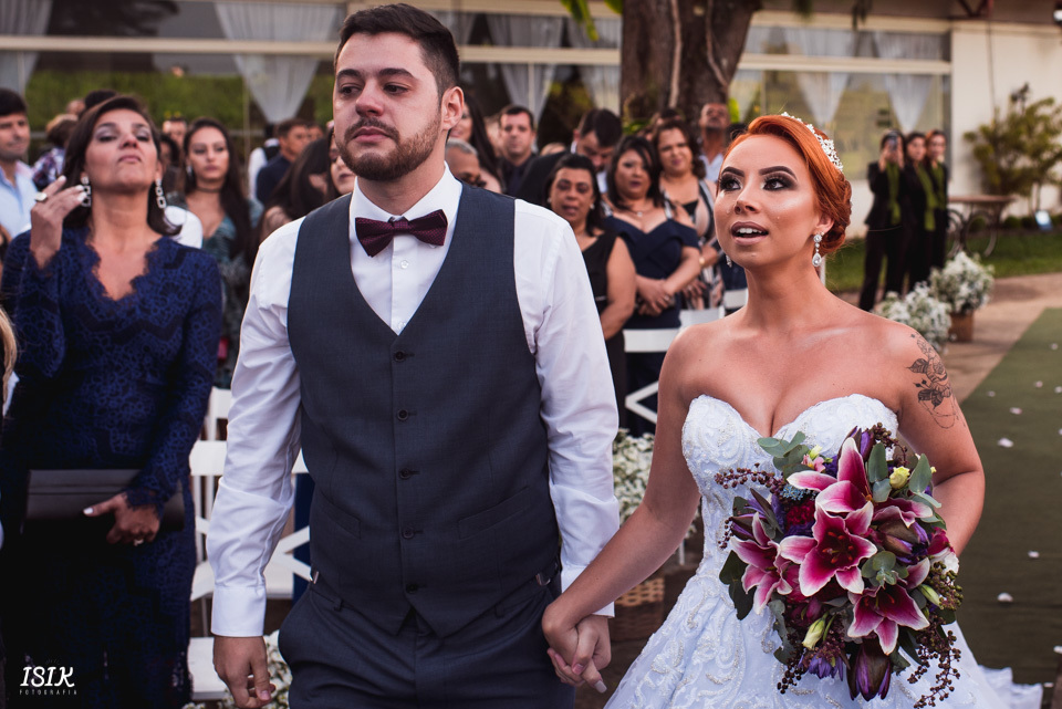 casamento de dia juiz de fora 
entrada da noiva noivo emocionado casamento feliz pais do noivo fotografia de casamento 