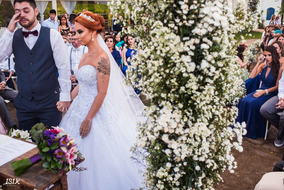 casamento de dia juiz de fora 
entrada da noiva noivo emocionado casamento feliz pais do noivo fotografia de casamento 