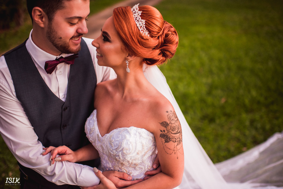 casamento de dia juiz de fora 
entrada da noiva noivo emocionado casamento feliz pais do noivo fotografia de casamento 