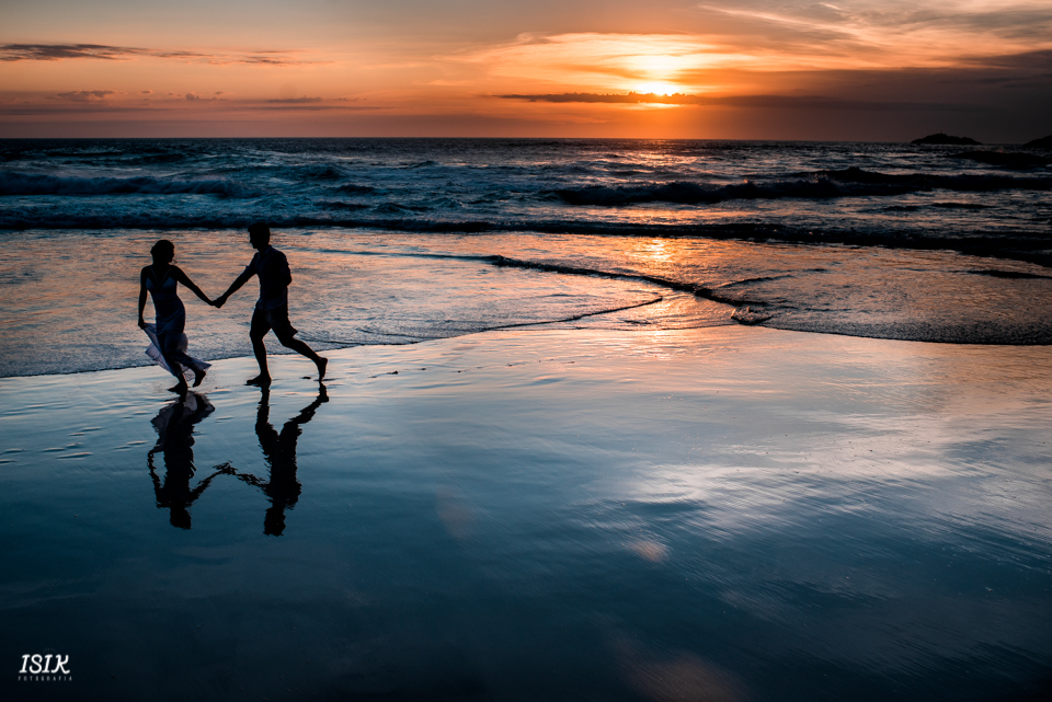 ensaio pré-casamento ensaio na praia pré-wedding noivos ensaio noivos book noivos fotografia de casamento 