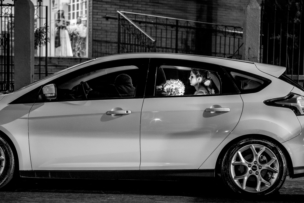 noiva no carro