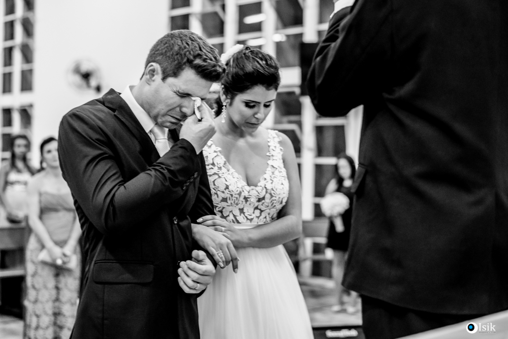 noivo se emocionando