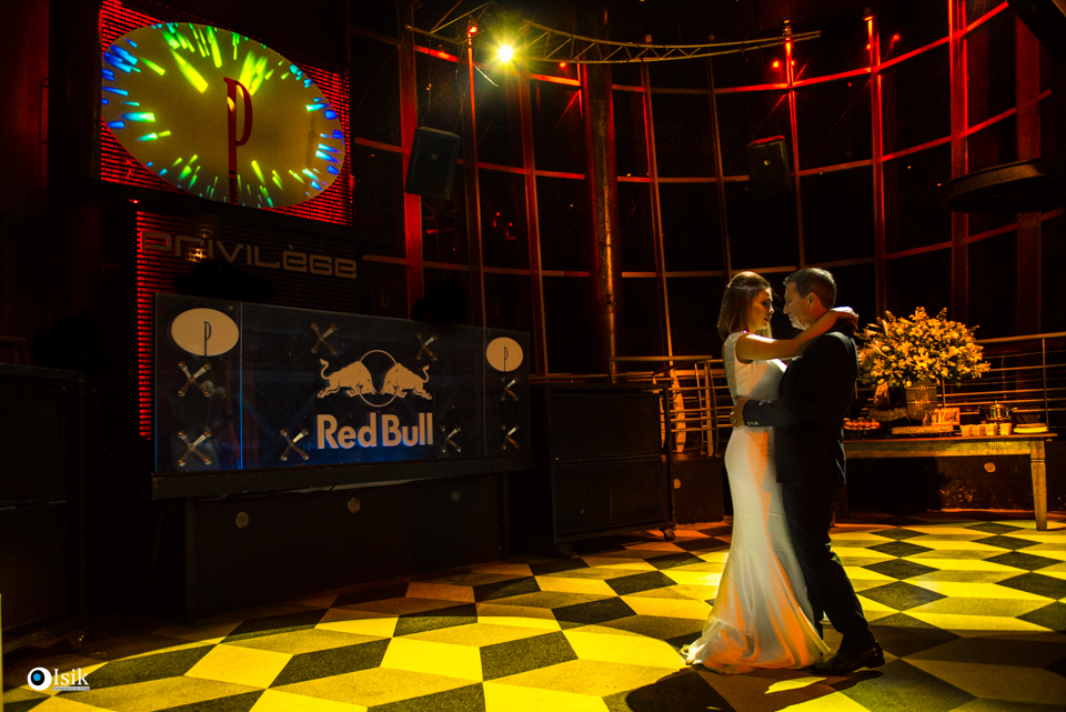 noivos dançando no privilege