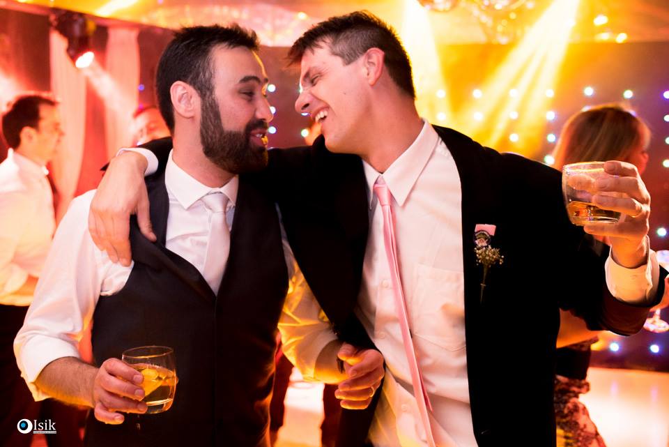 curtindo a festa de casamento