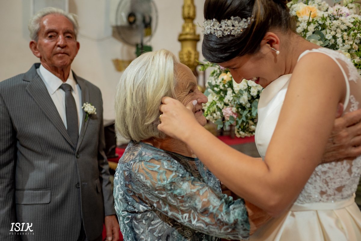 Making of da noiva casamento Barbacena Minas Gerais dia da noiva  mãe da noiva casamento na igreja noiva  buquê da noiva Noiva pronta Pronta para casar Damas de honra entrada da noiva 