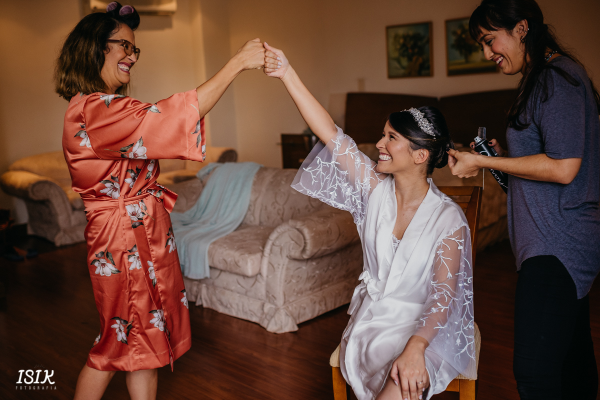 Making of da noiva casamento Barbacena Minas Gerais dia da noiva  mãe da noiva casamento na igreja noiva  buquê da noiva 